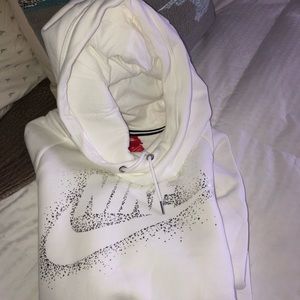 Women’s Nike sweatshirt